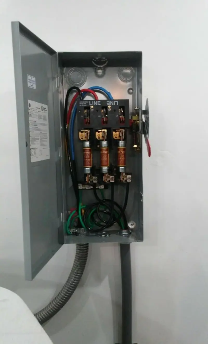 Three-phase disconnect switch installed for Smoke Detector Installation in Granite Hills